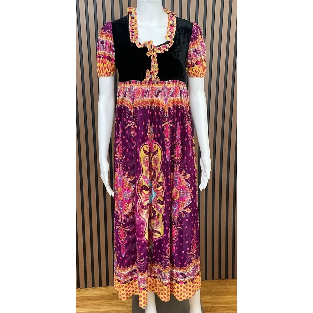 One‎ Flight Up Hippie Halloween Women's Costume S Gypsy Purple Renaissance